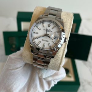 Rolex Datejust 41 - 126300 White Smooth Bezel Oyster Bracelet Index Dial - 2022