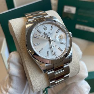 Rolex Datejust 41 - 126300 Silver Smooth Bezel Oyster Bracelet Index Dial - 2021